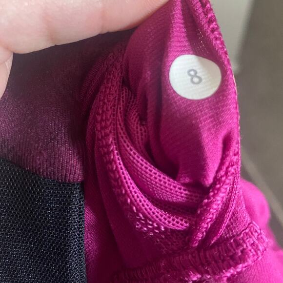 $10 SALE Lululemon Enhearten Tank Top Bra Blooming Pixie Raspberry Black  Sz 8 - Picture 10 of 12